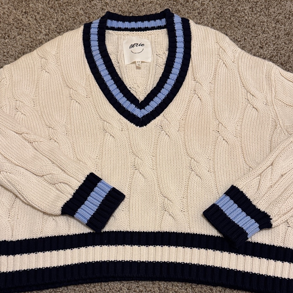American Eagle sweater